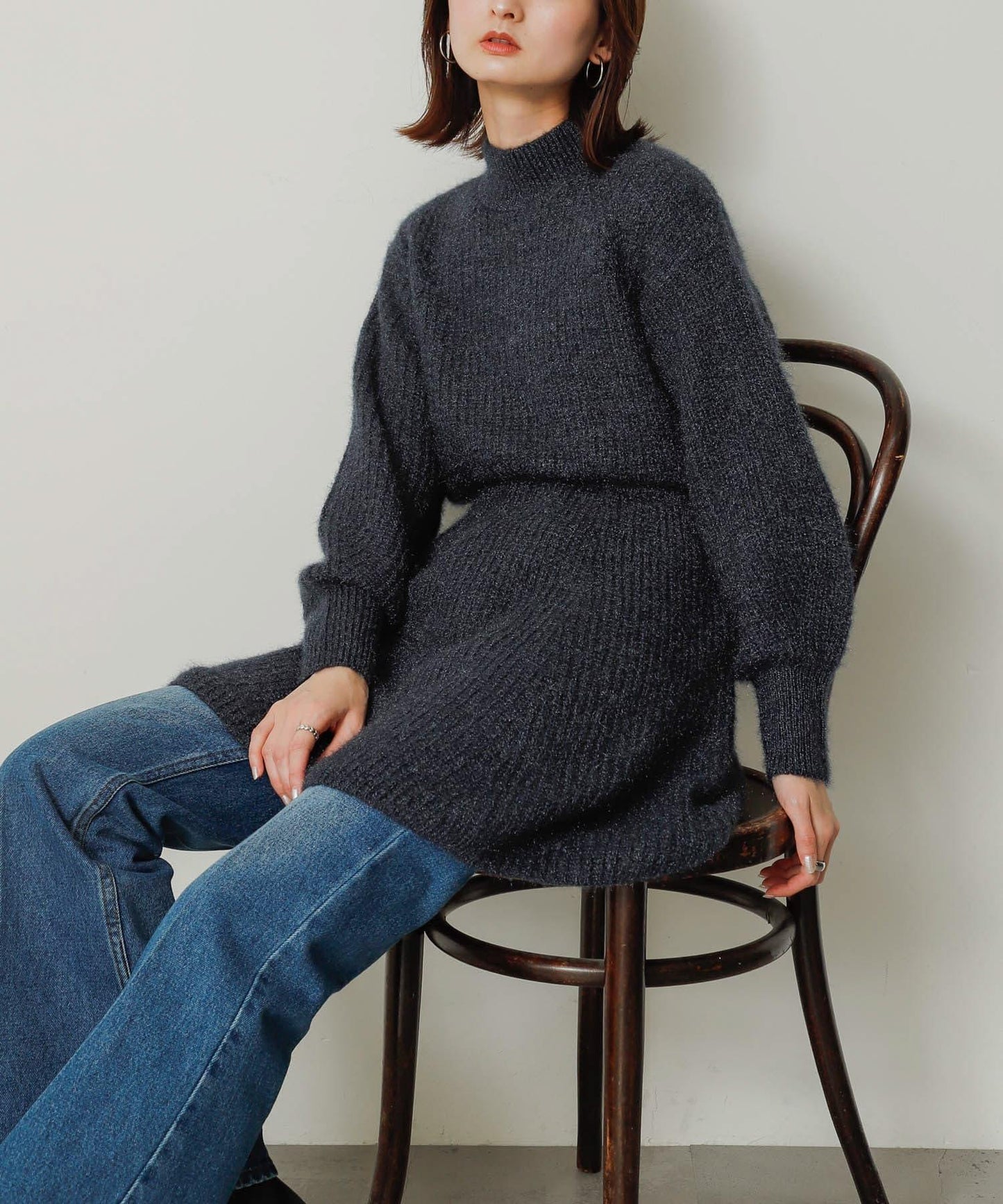 收腰針織連衣裙