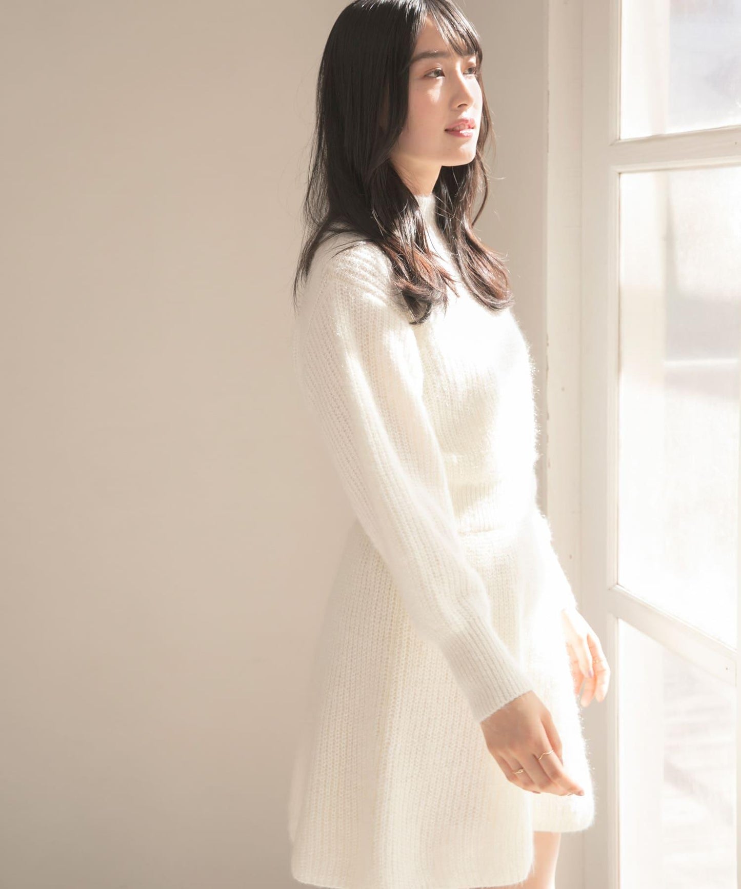 收腰針織連衣裙