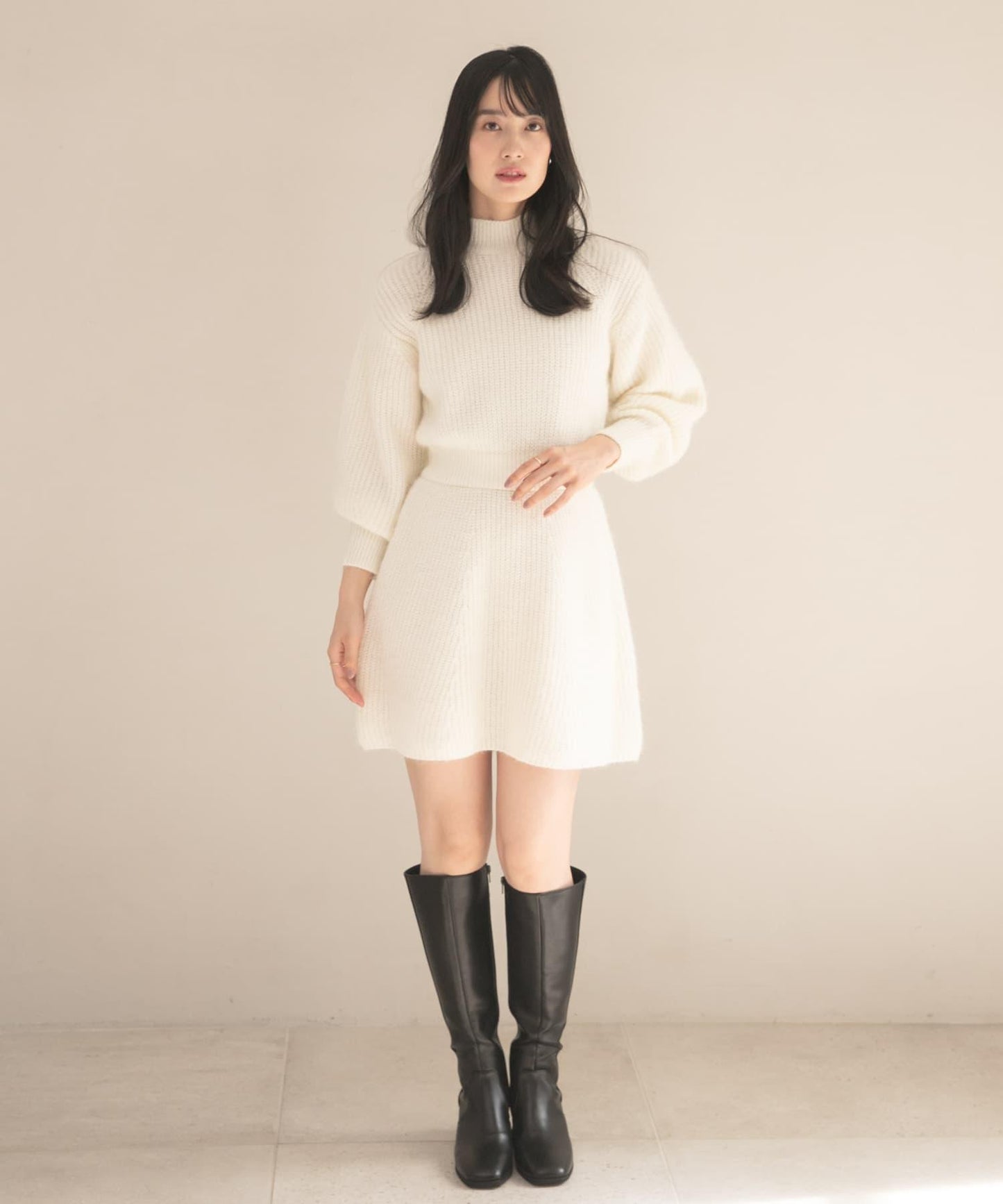 收腰針織連衣裙