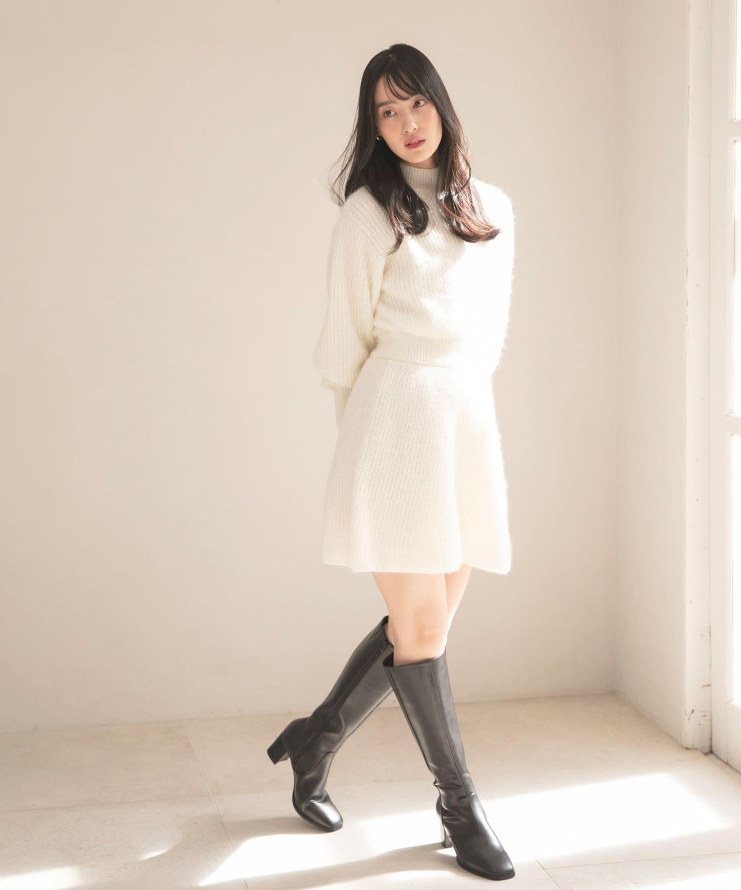 收腰針織連衣裙