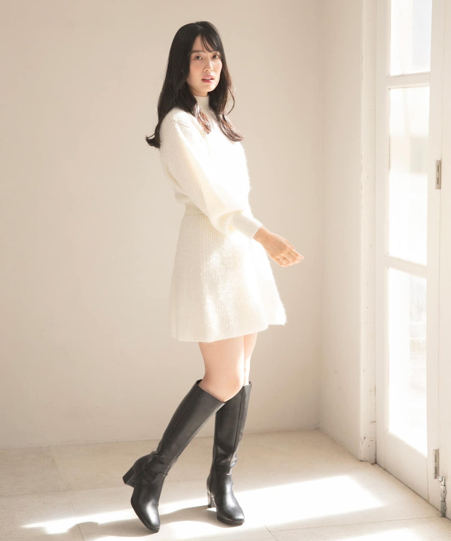 收腰針織連衣裙