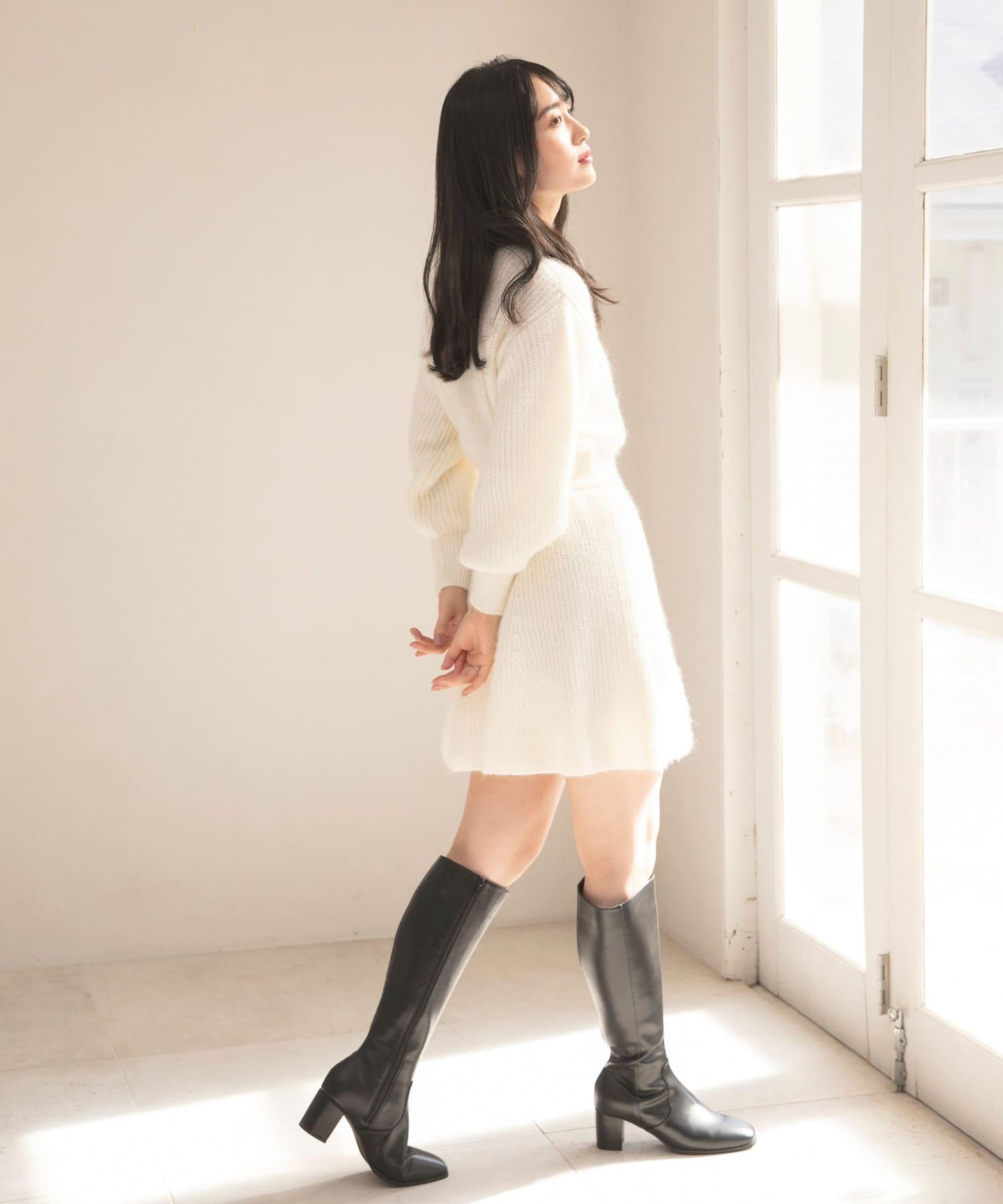 收腰針織連衣裙