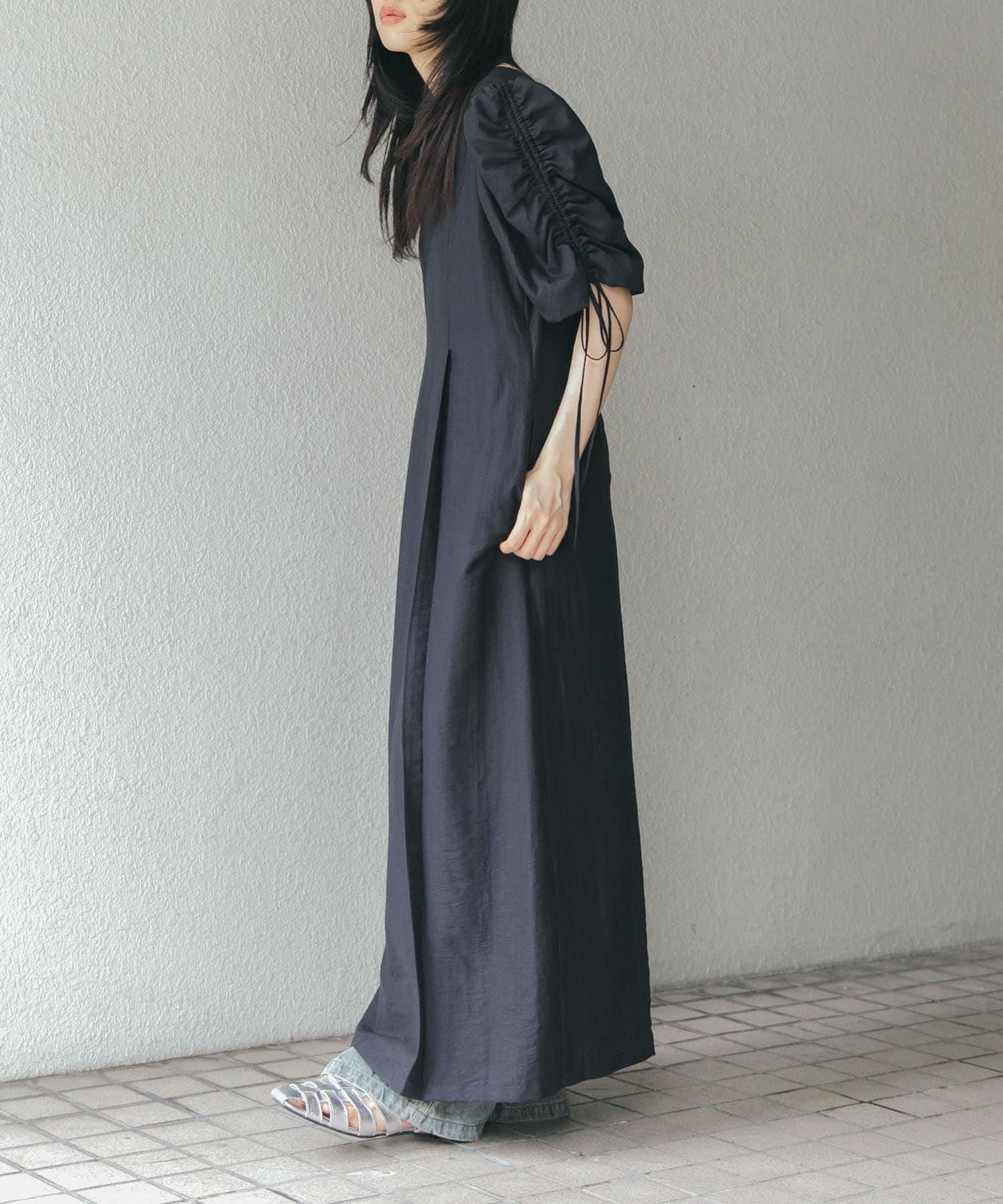 2尺碼可選抽繩袖連衣裙