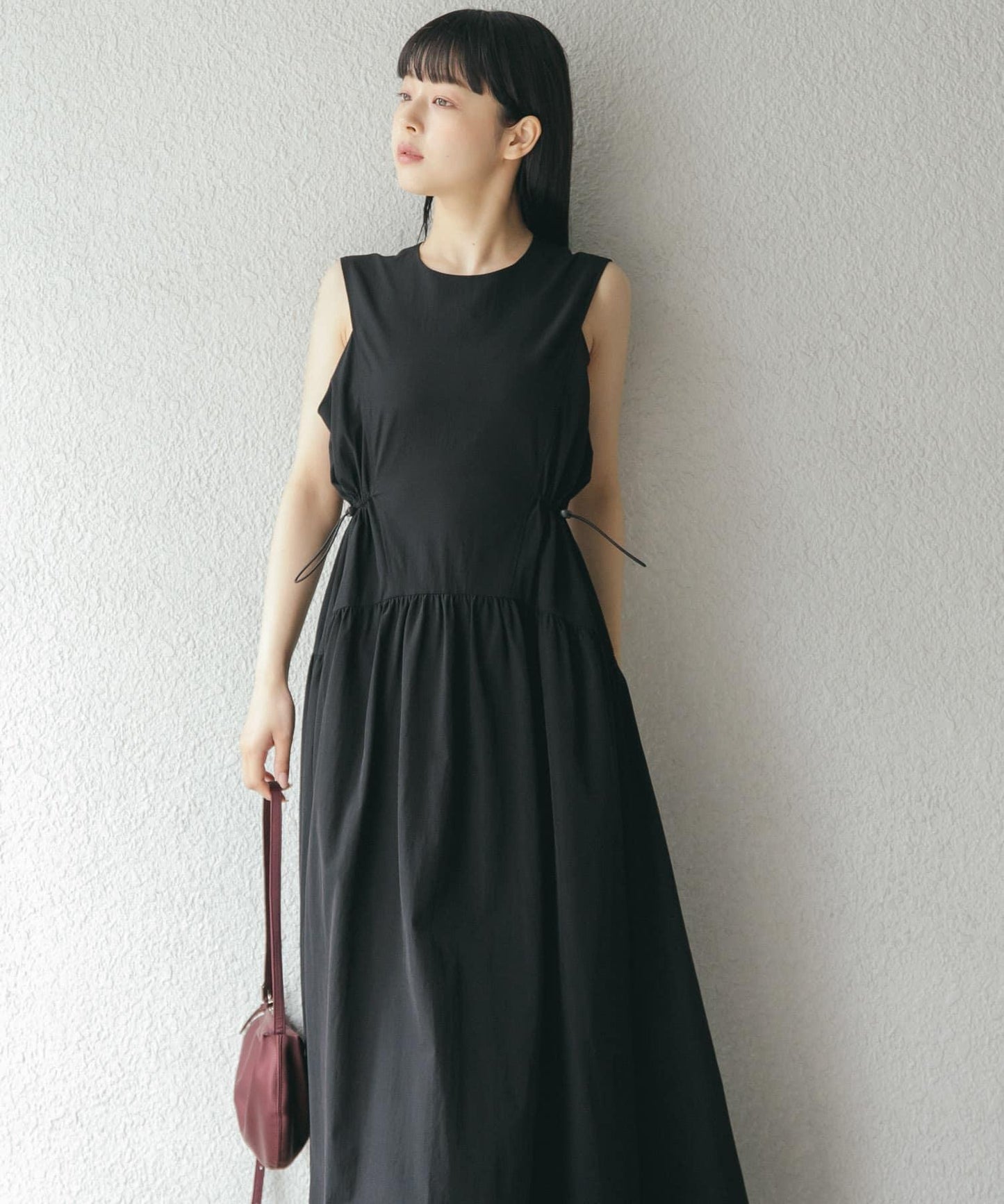 無袖抽繩連衣裙