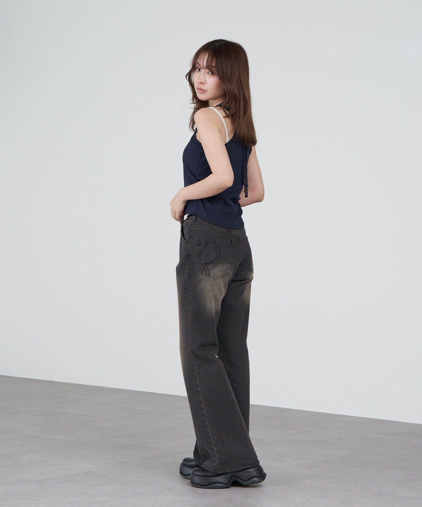 蕾絲Logo帶胸墊疊穿吊帶背心