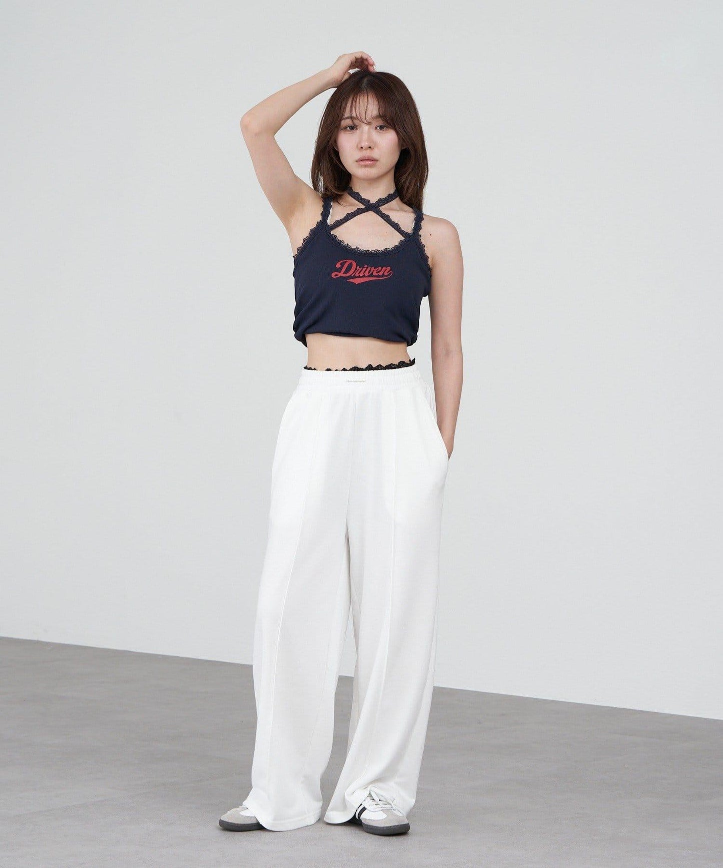 蕾絲Logo帶胸墊疊穿吊帶背心