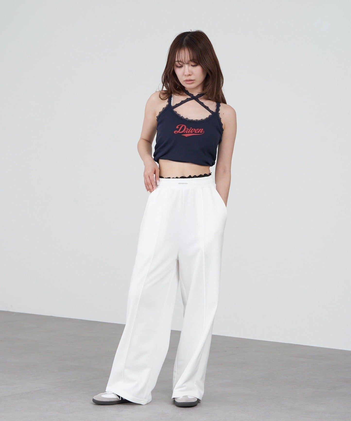 蕾絲Logo帶胸墊疊穿吊帶背心