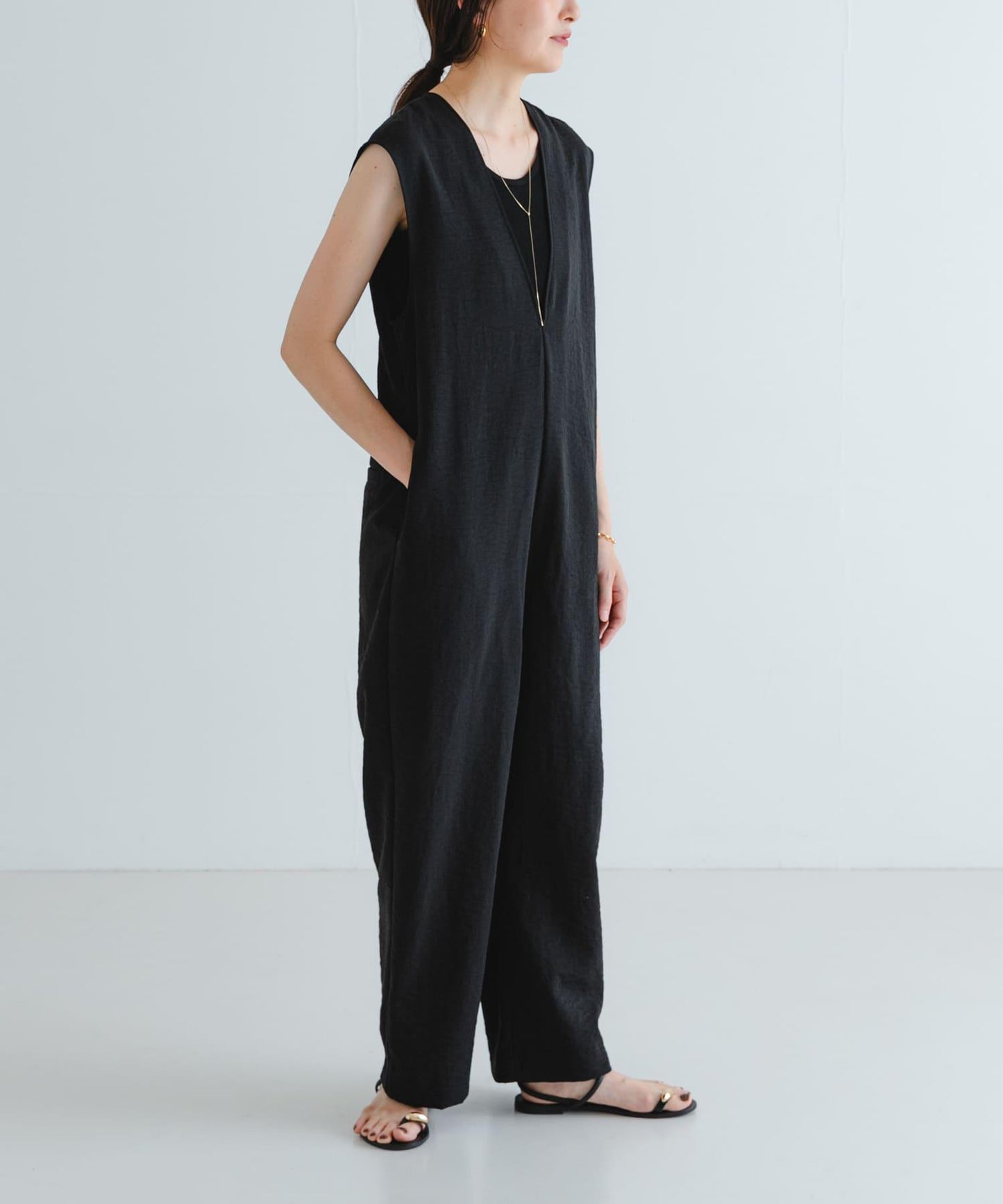 2尺碼可選亞麻風深V領連體褲