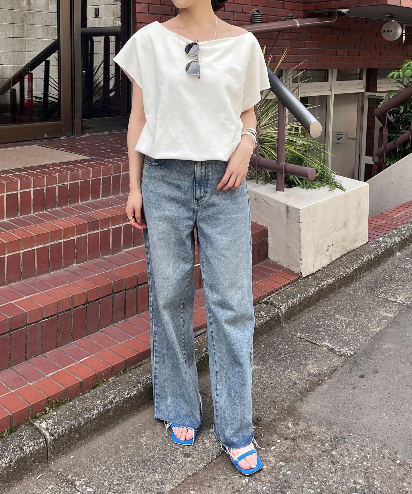 《健康肌露膚》法式短袖露肩衛衣