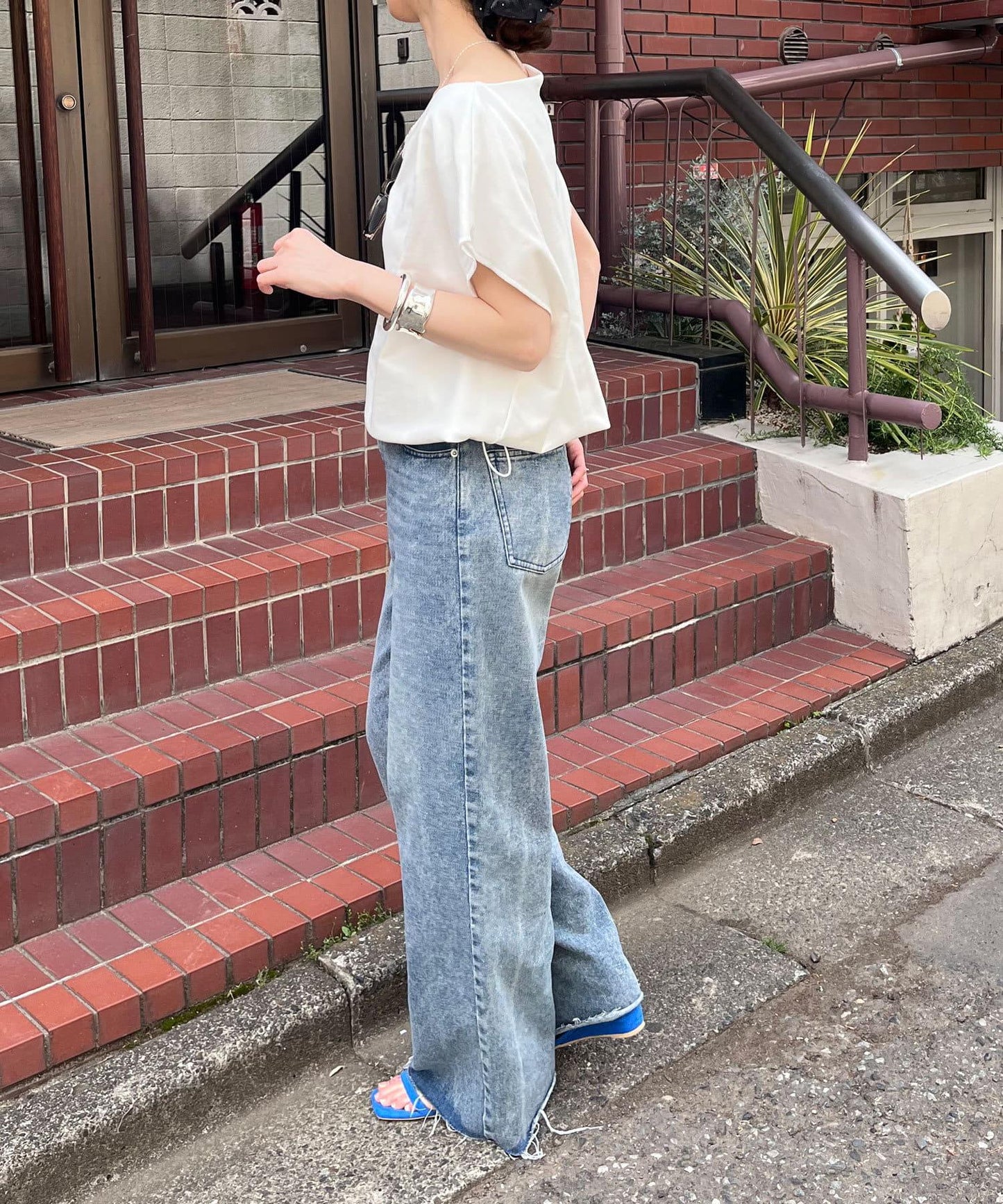 《健康肌露膚》法式短袖露肩衛衣