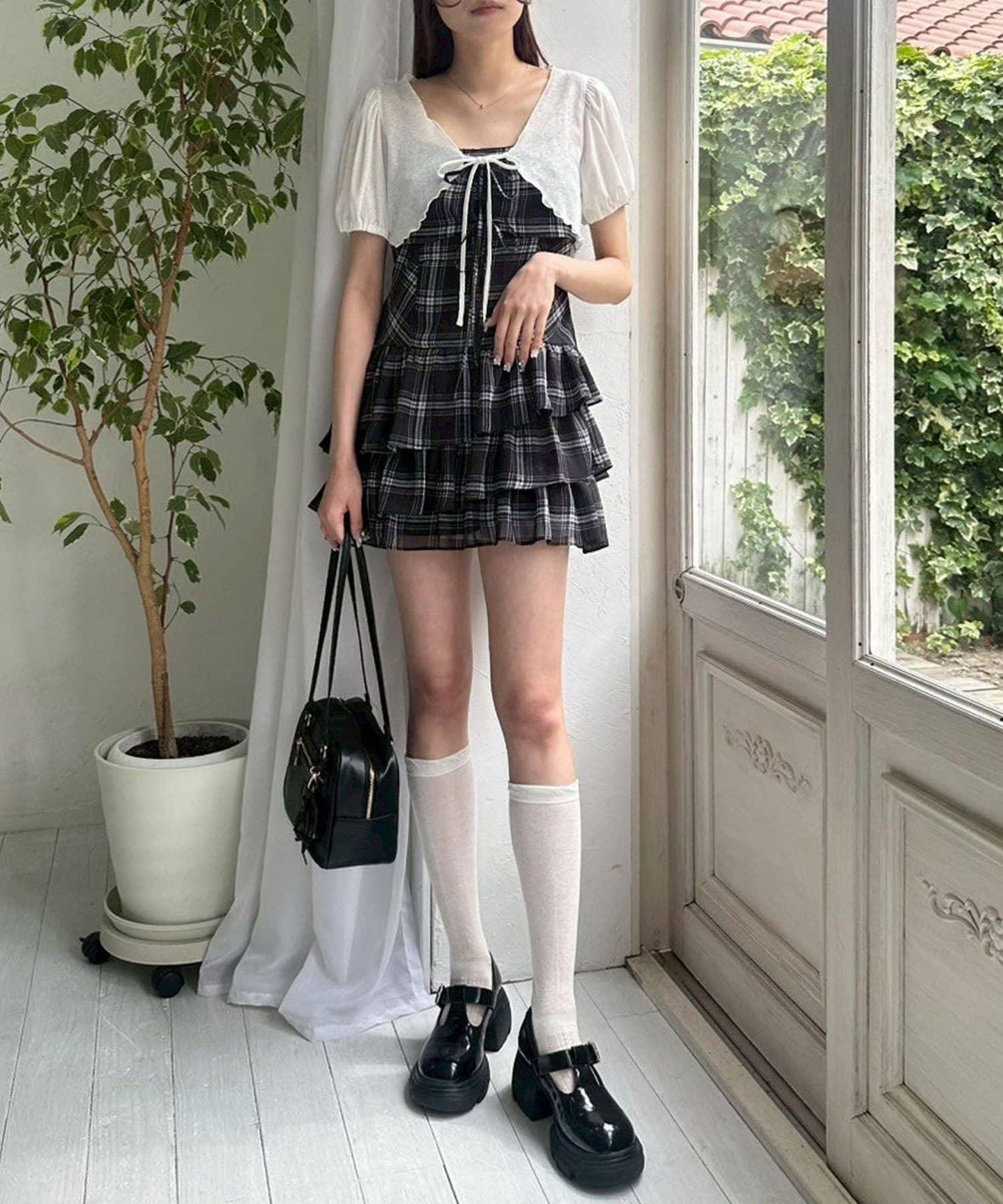吊帶蝴蝶結迷你連衣裙