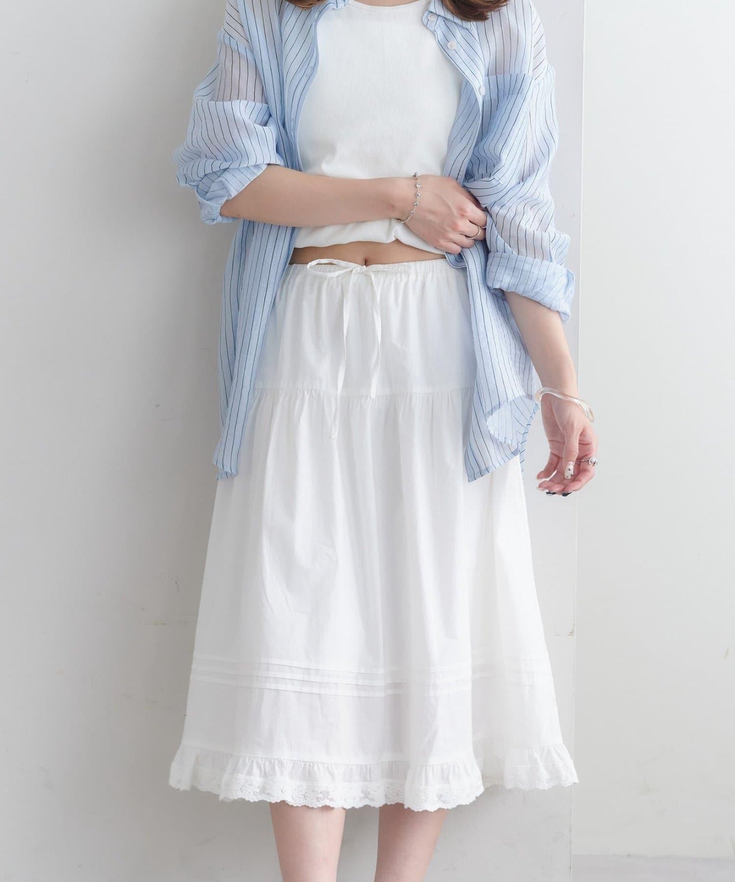 Discoat umm. 拼褶蕾絲傘擺半身裙