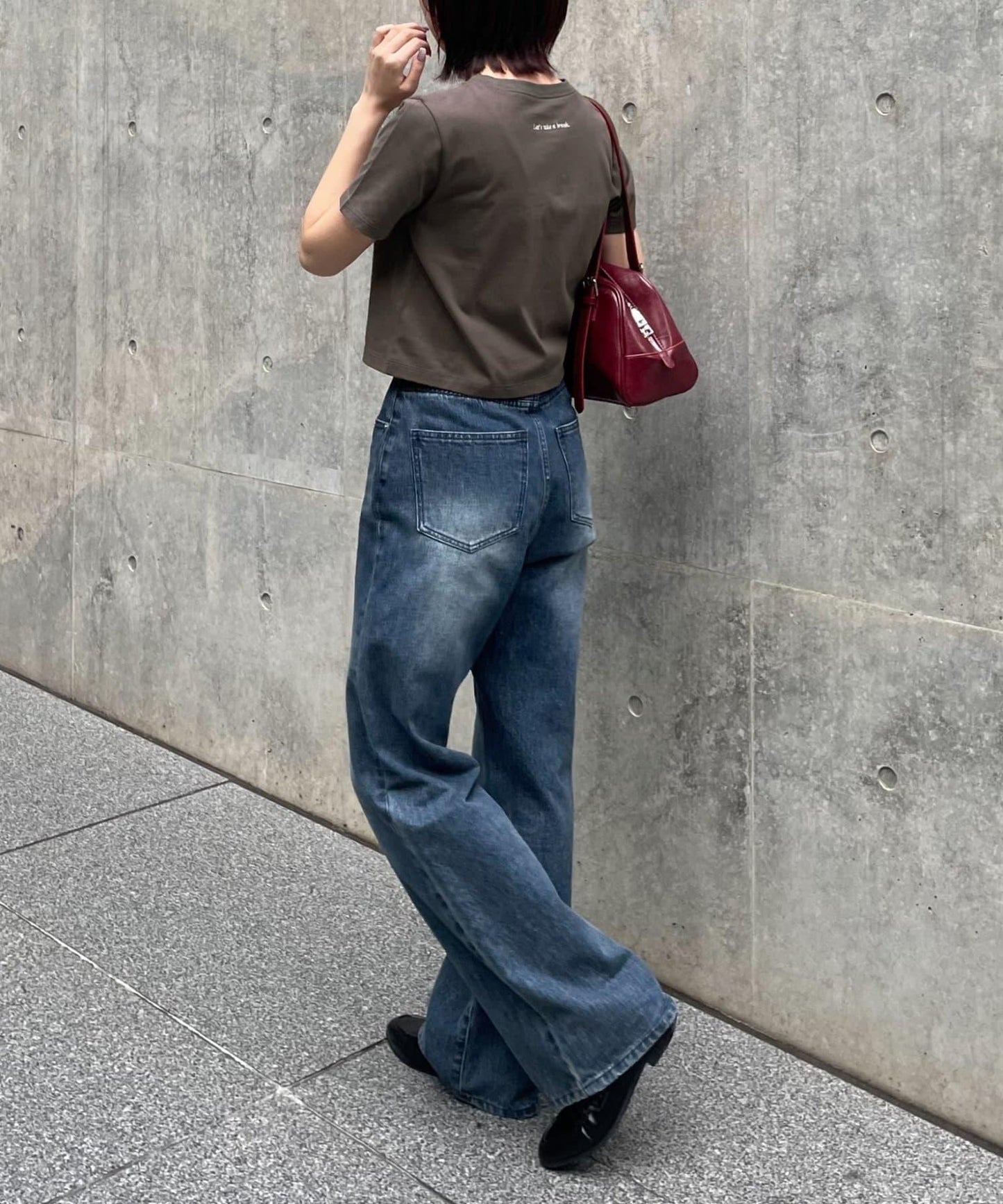 【PIKO企劃 / 復古】背部標誌刺繡緊身T恤