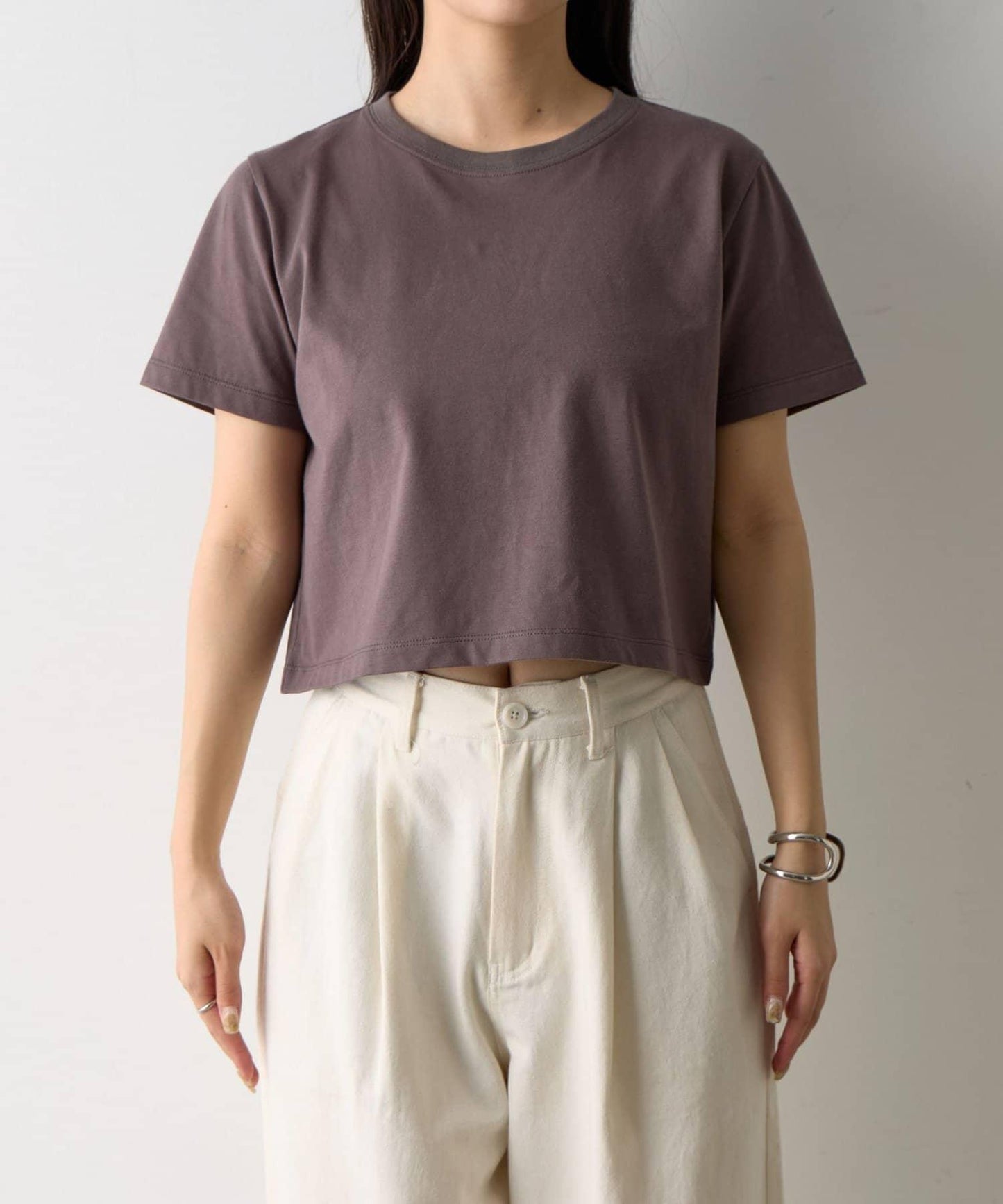 【PIKO企劃 / 復古】背部標誌刺繡緊身T恤