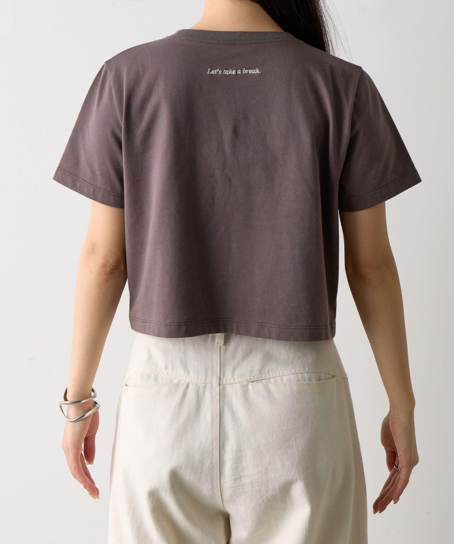 【PIKO企劃 / 復古】背部標誌刺繡緊身T恤