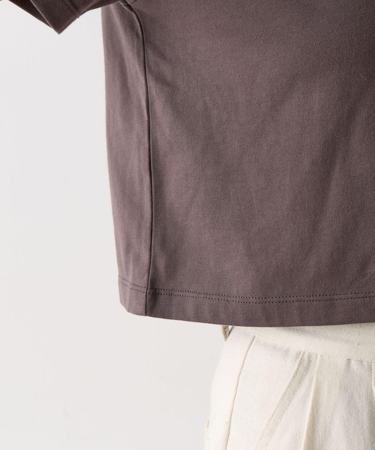 【PIKO企劃 / 復古】背部標誌刺繡緊身T恤