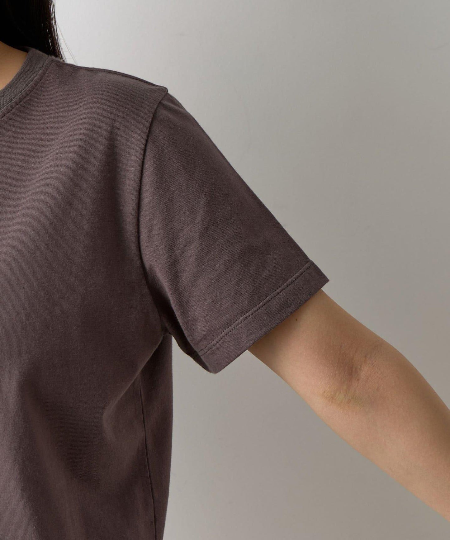 【PIKO企劃 / 復古】背部標誌刺繡緊身T恤