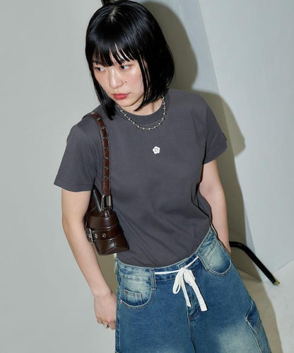 一點刺繡logo T恤