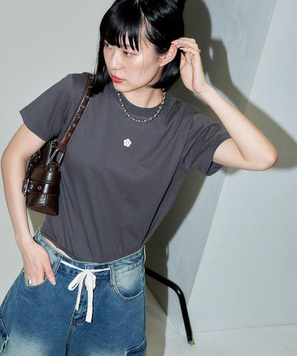 一點刺繡logo T恤