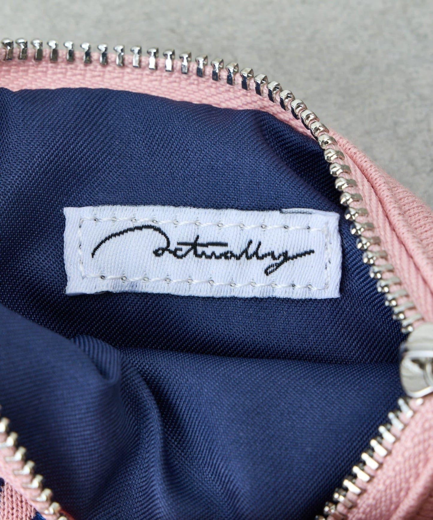 衛衣LOGO刺繡迷你小包