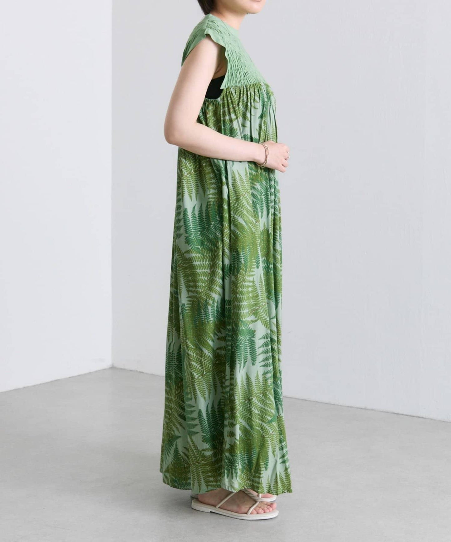 ear PAPILLONNER 蕨葉圖案連衣裙