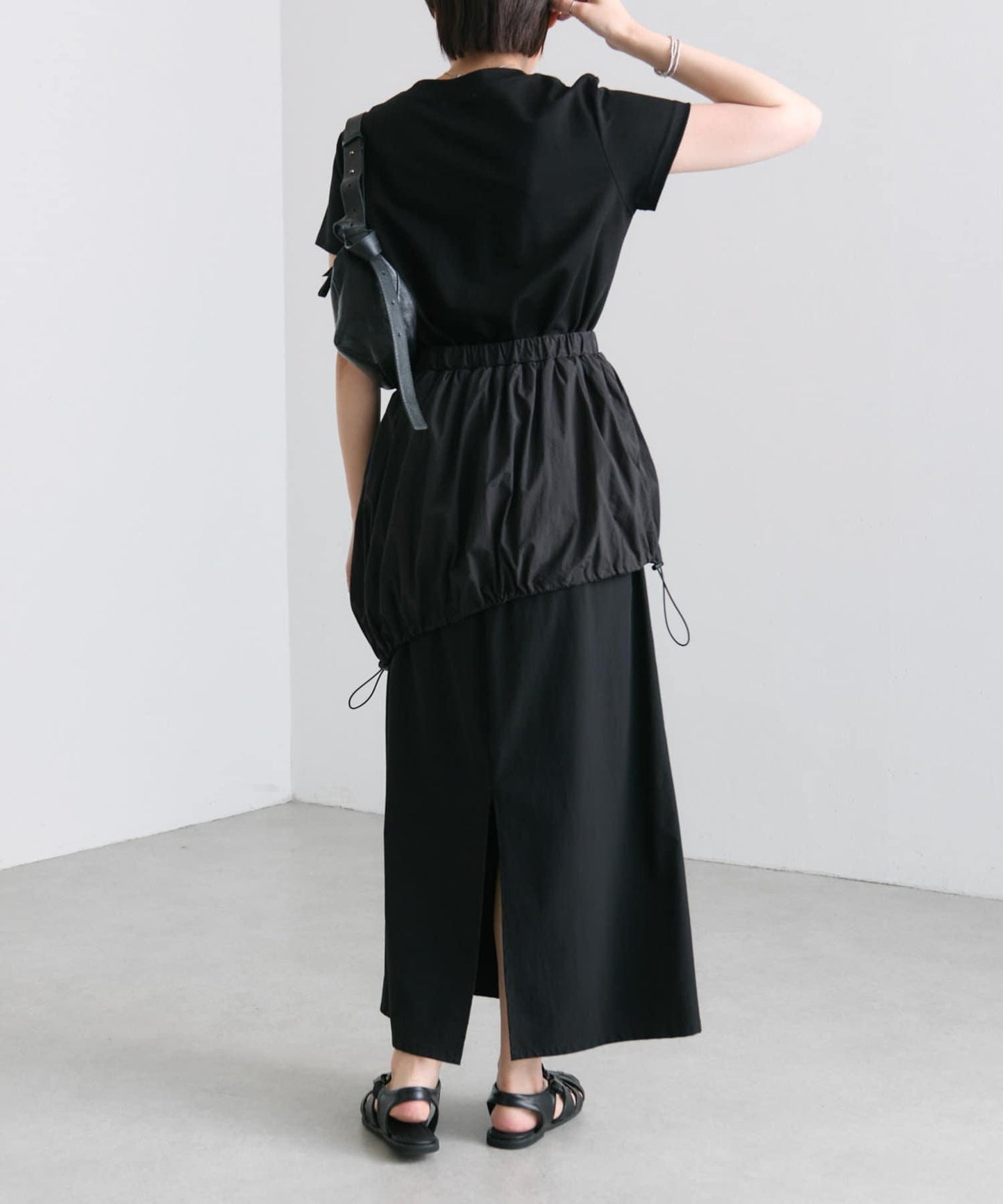 ear PAPILLONNER 不對稱氣球廓形連衣裙