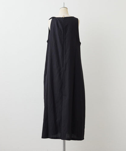 《乾爽觸感》不對稱無袖連衣裙【SUM1 STYLE(斯密風格)】