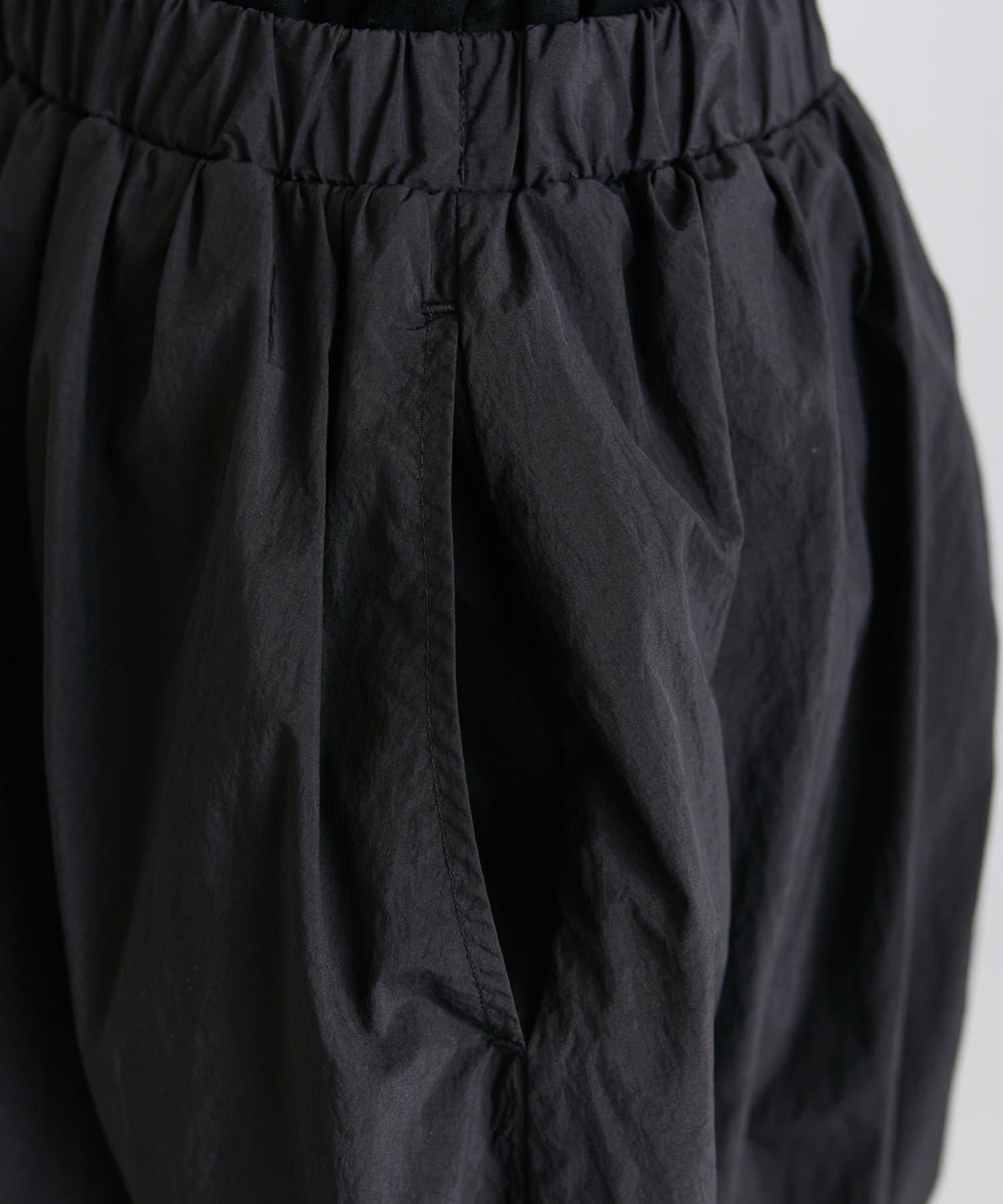 ear PAPILLONNER 不對稱氣球廓形連衣裙