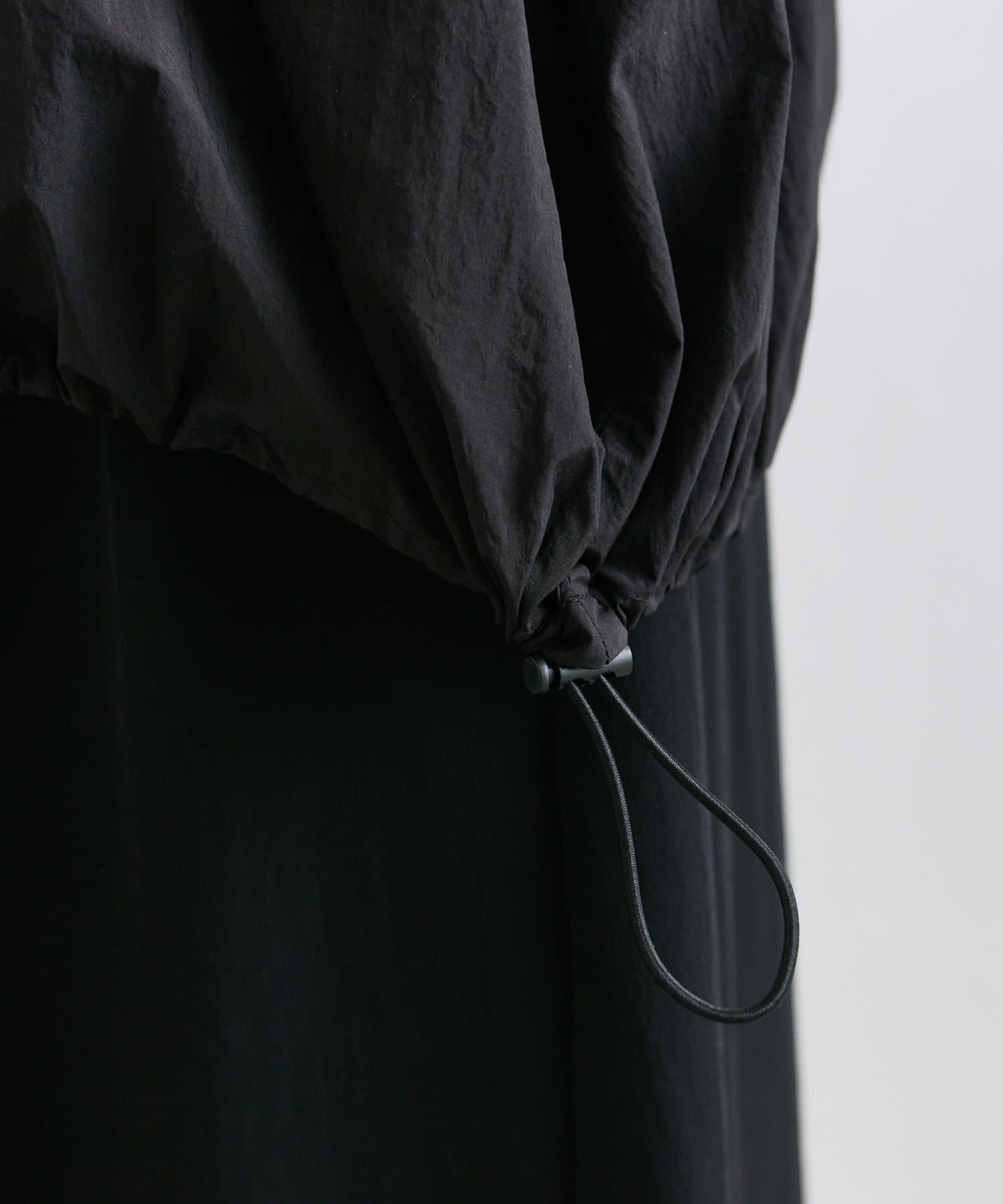 ear PAPILLONNER 不對稱氣球廓形連衣裙