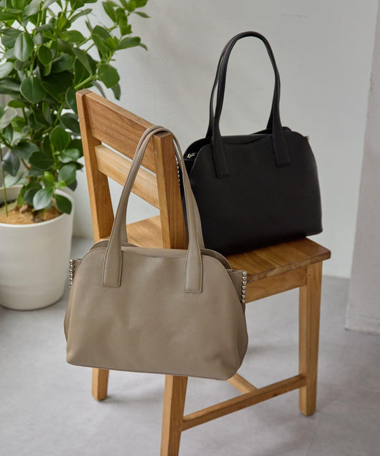 鉚釘分隔手提包《社交網絡上諮詢眾多！/真皮/A4尺寸適用》