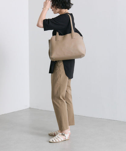 鉚釘分隔手提包《社交網絡上諮詢眾多！/真皮/A4尺寸適用》