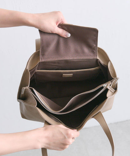 鉚釘分隔手提包《社交網絡上諮詢眾多！/真皮/A4尺寸適用》