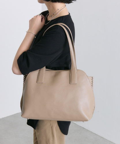 鉚釘分隔手提包《社交網絡上諮詢眾多！/真皮/A4尺寸適用》