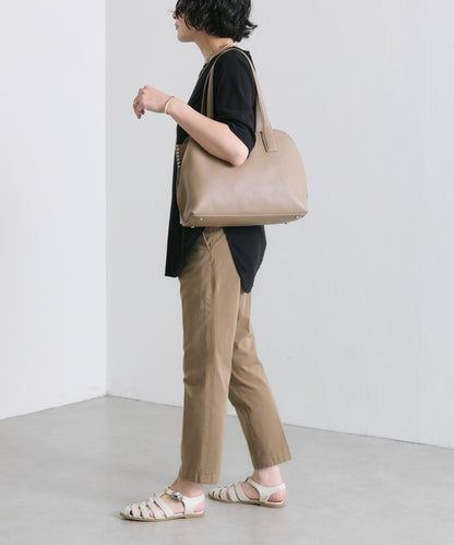 鉚釘分隔手提包《社交網絡上諮詢眾多！/真皮/A4尺寸適用》