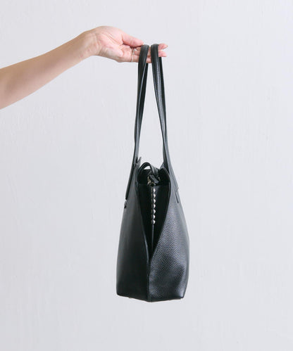 鉚釘分隔手提包《社交網絡上諮詢眾多！/真皮/A4尺寸適用》