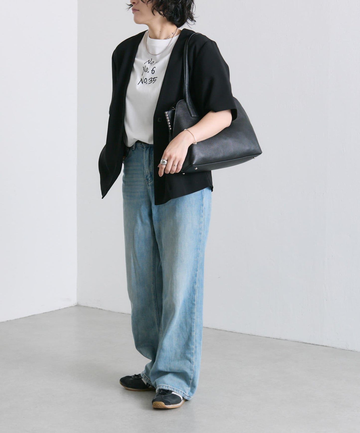 鉚釘分隔手提包《社交網絡上諮詢眾多！/真皮/A4尺寸適用》