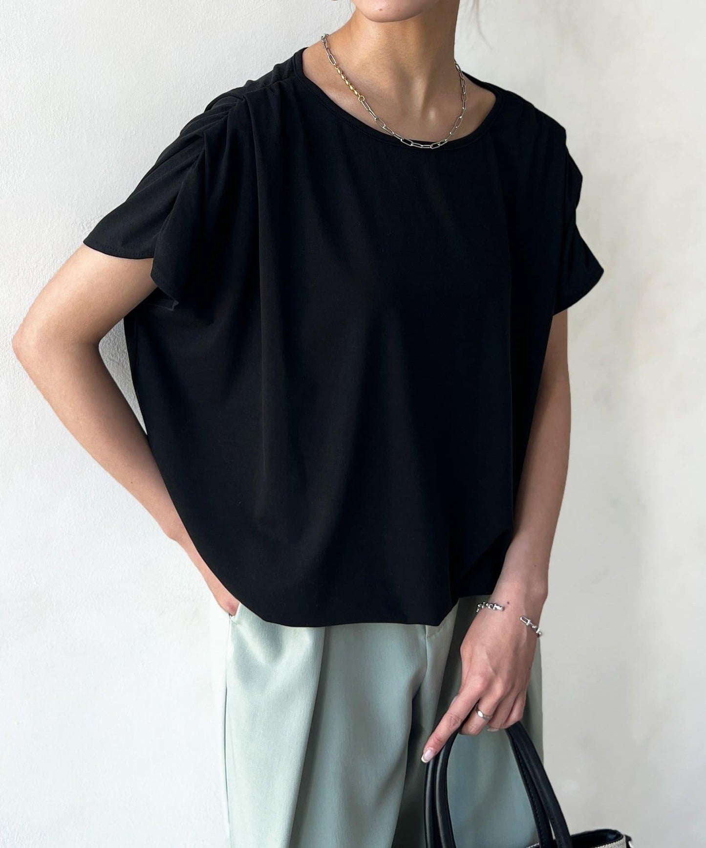 肩部褶皺氣球袖T恤