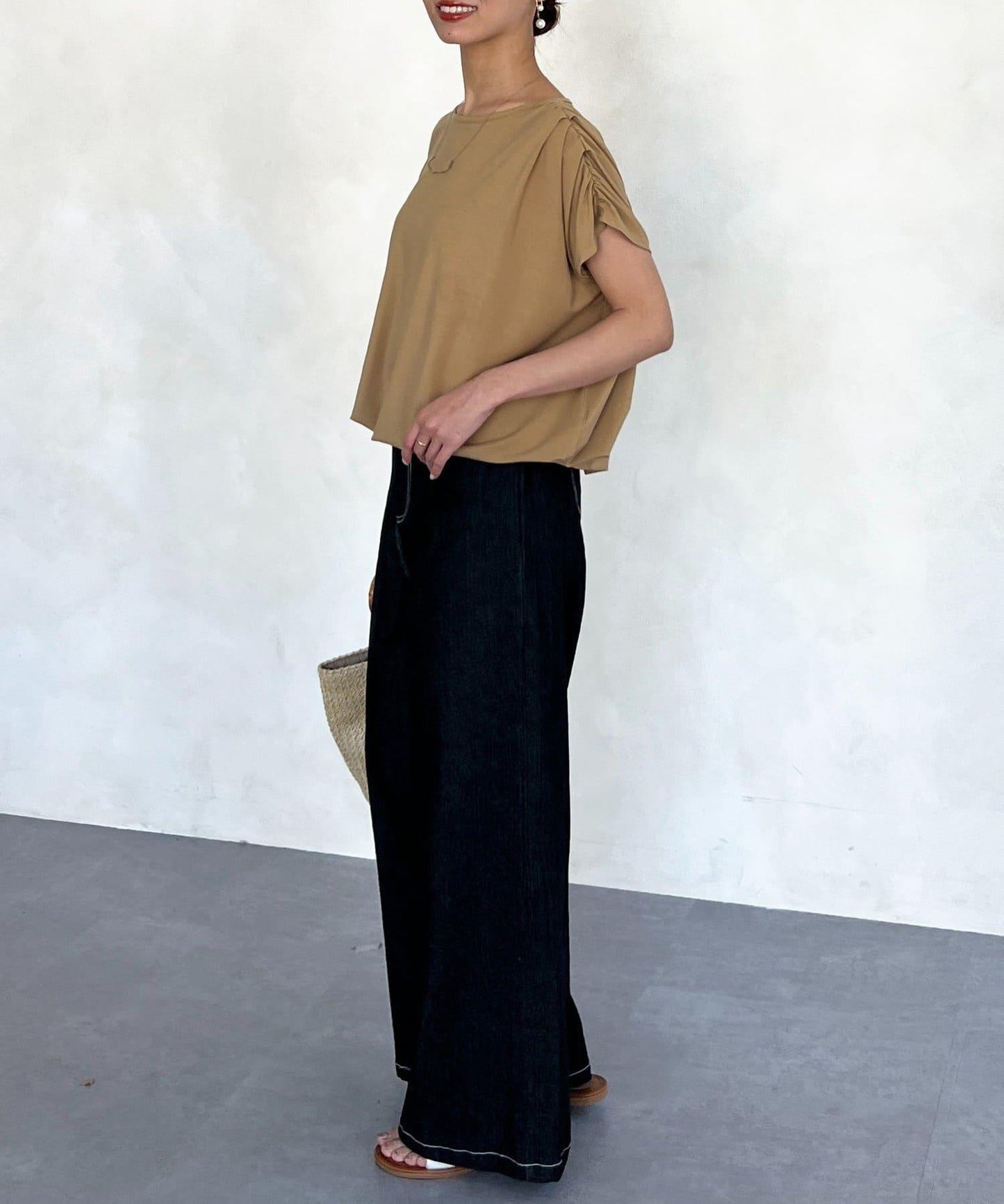 肩部褶皺氣球袖T恤