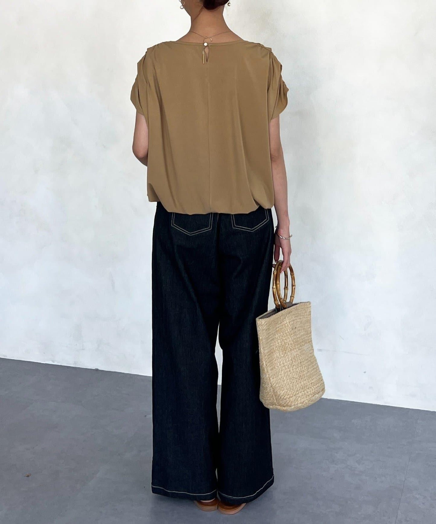 肩部褶皺氣球袖T恤