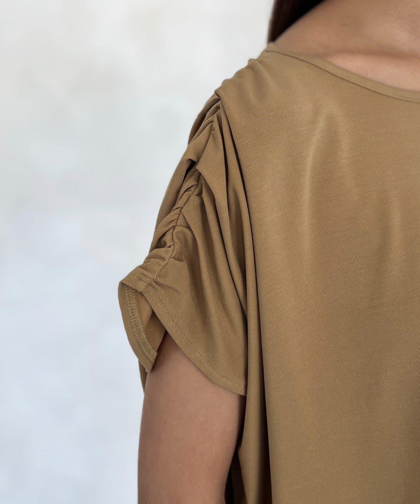 肩部褶皺氣球袖T恤