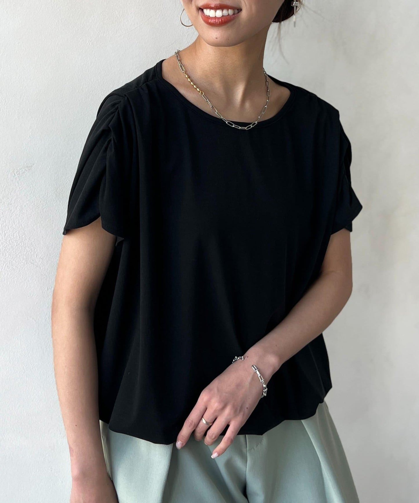 肩部褶皺氣球袖T恤