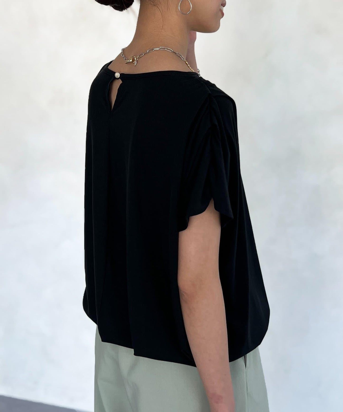 肩部褶皺氣球袖T恤