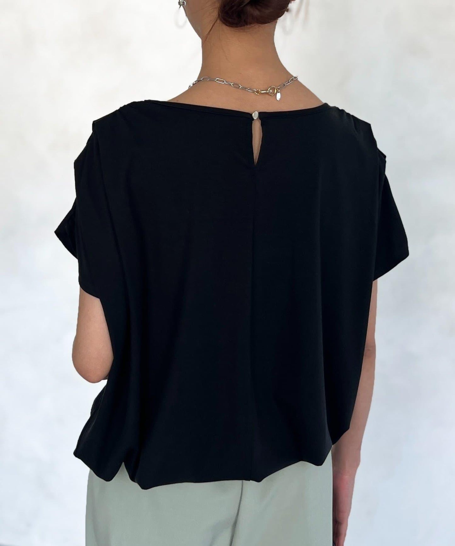 肩部褶皺氣球袖T恤