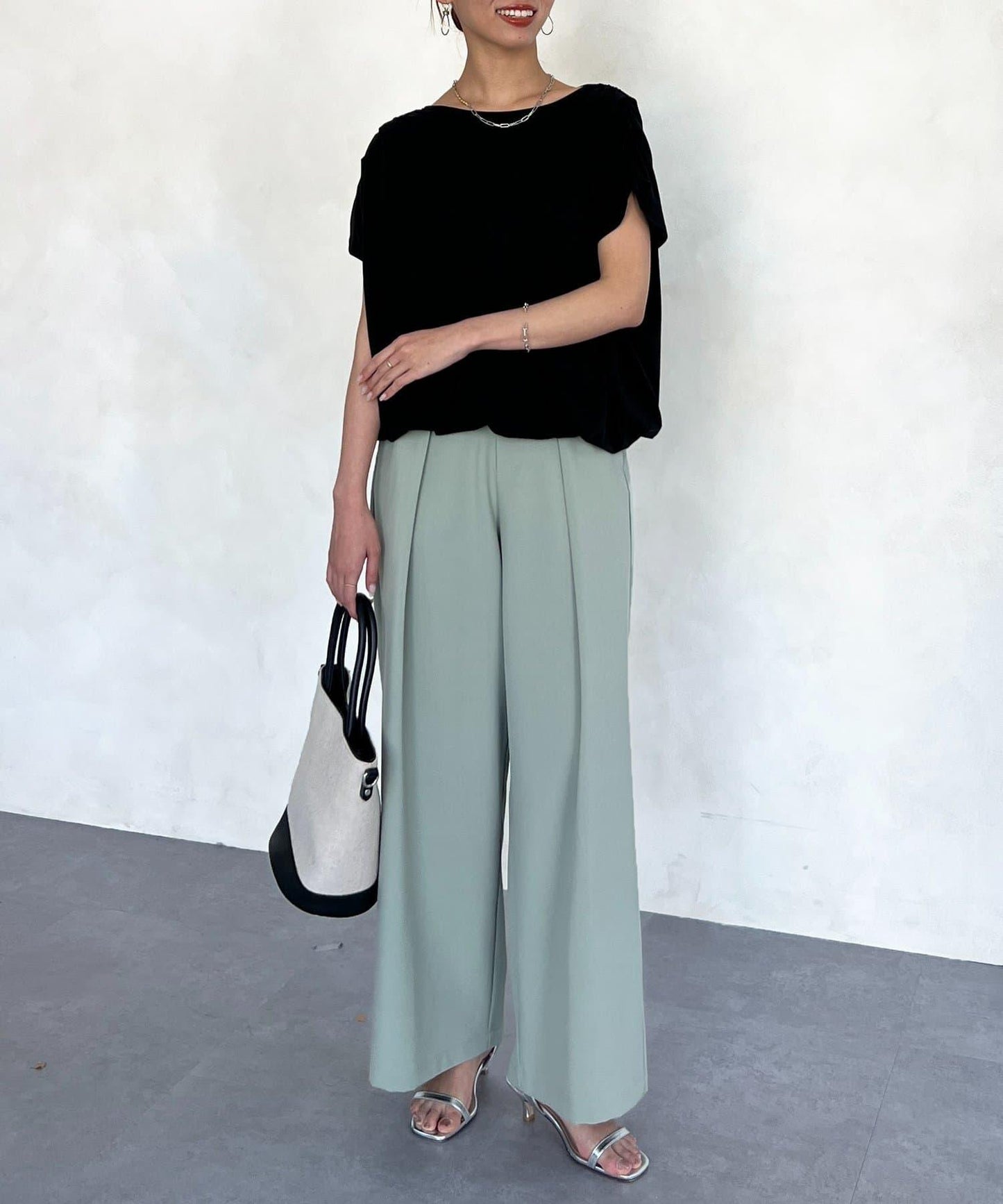 肩部褶皺氣球袖T恤