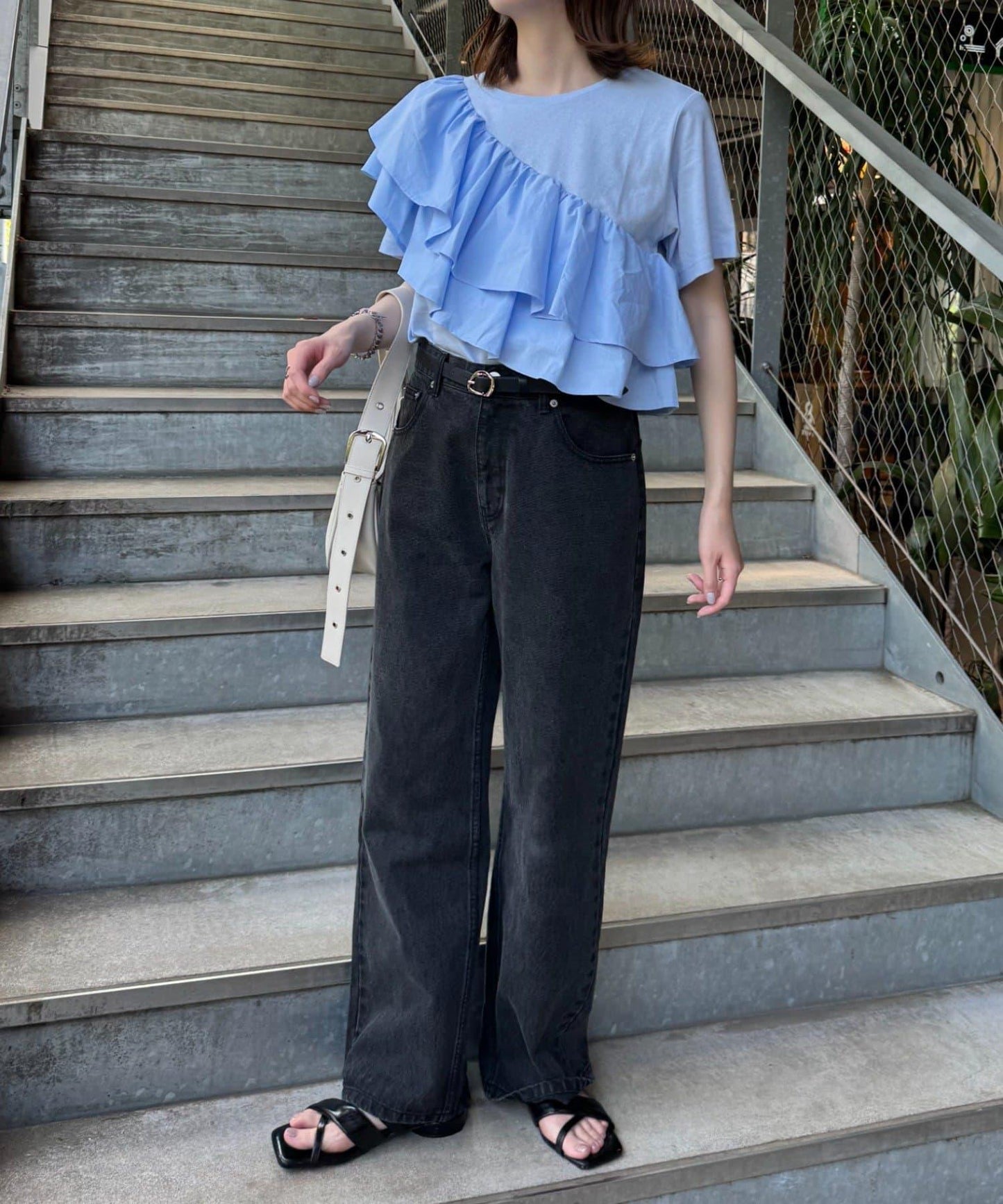 【二臂套】不對稱荷葉邊設計T恤