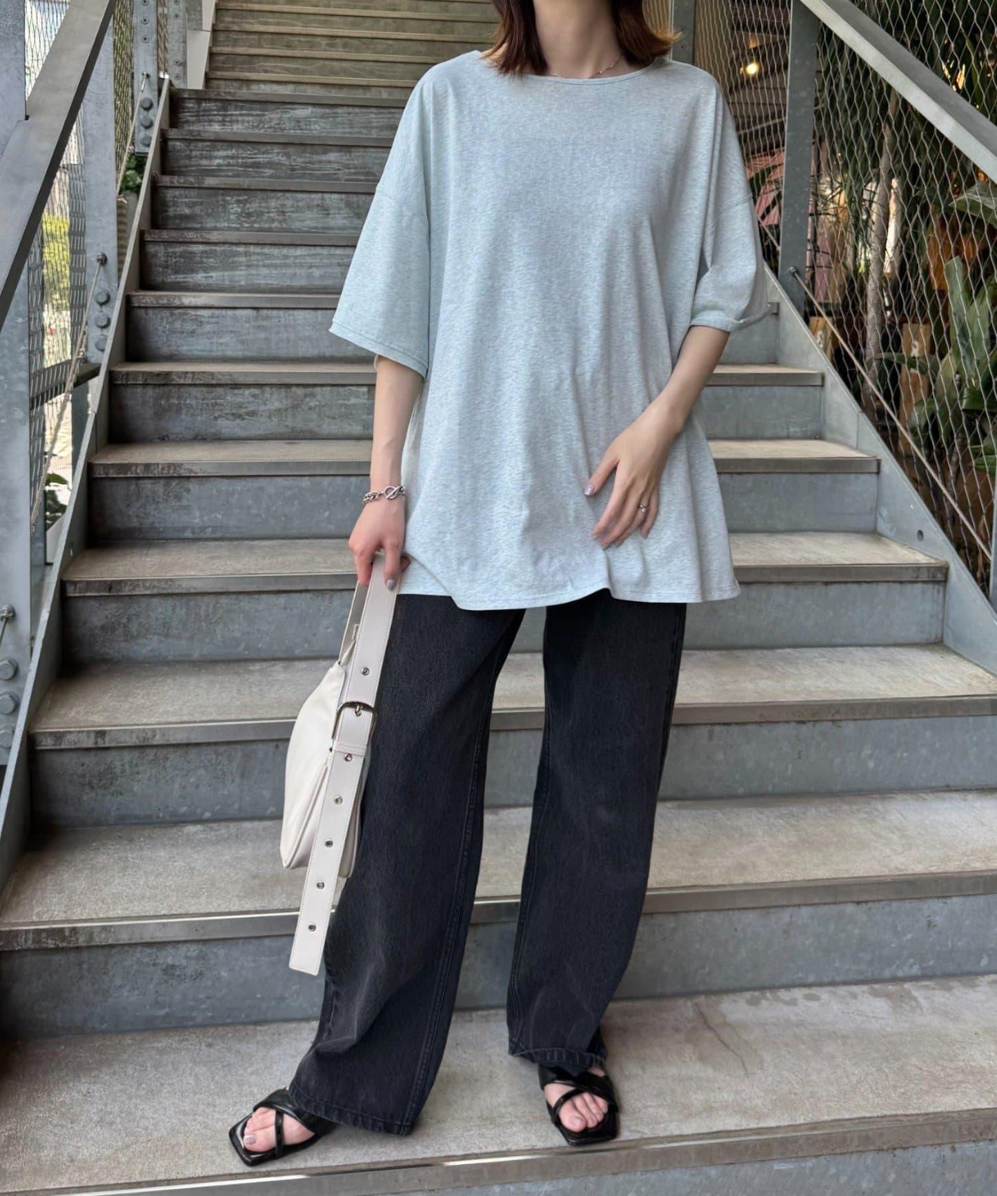 透薄拼接一點刺繡oversize短袖T恤