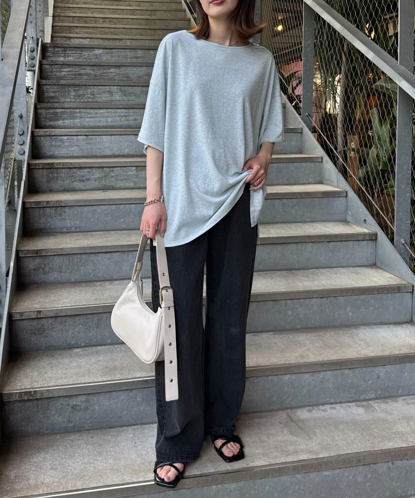 透薄拼接一點刺繡oversize短袖T恤