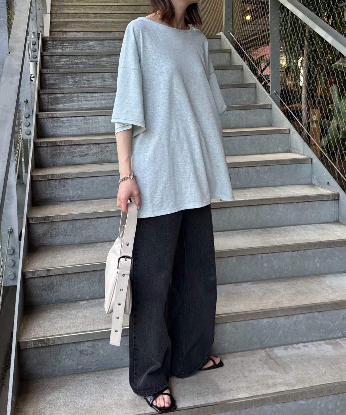 透薄拼接一點刺繡oversize短袖T恤