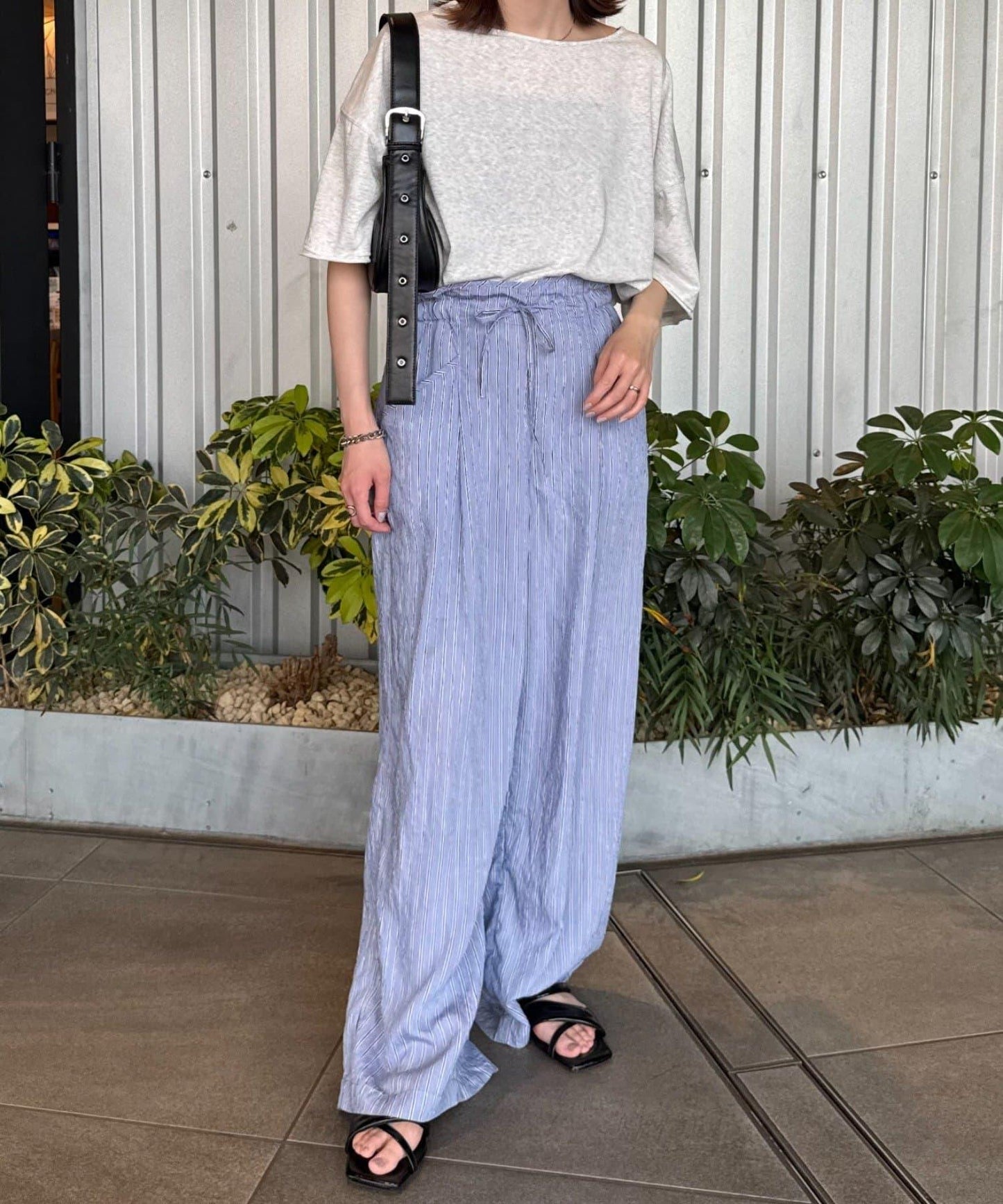 透薄拼接一點刺繡oversize短袖T恤