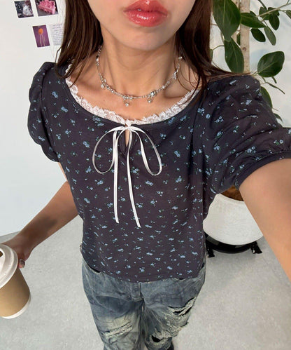 【中性款】小花紋蕾絲蝴蝶結上衣
